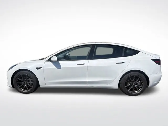 Tesla Model 3 photo 6
