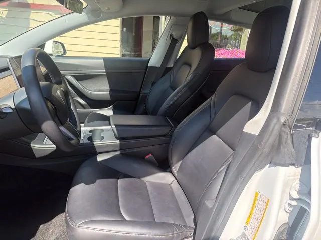 Tesla Model 3 photo 14