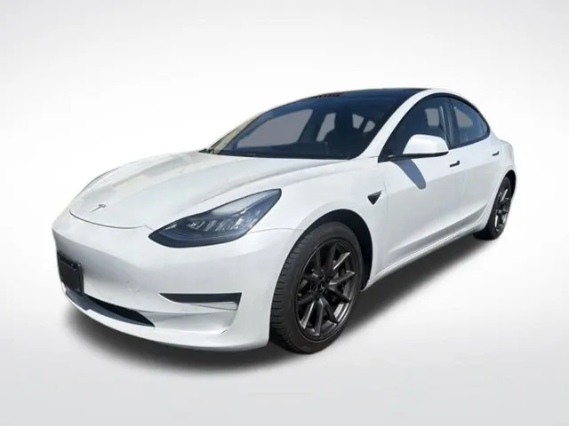 Tesla Model 3 photo 7