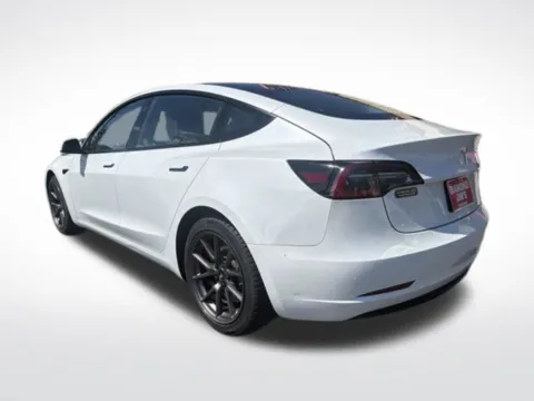 More photos of 2021 Tesla Model 3 Standard Range Plus at Diamond Jim's Motor Cars, WI