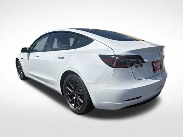 Tesla Model 3 photo 5