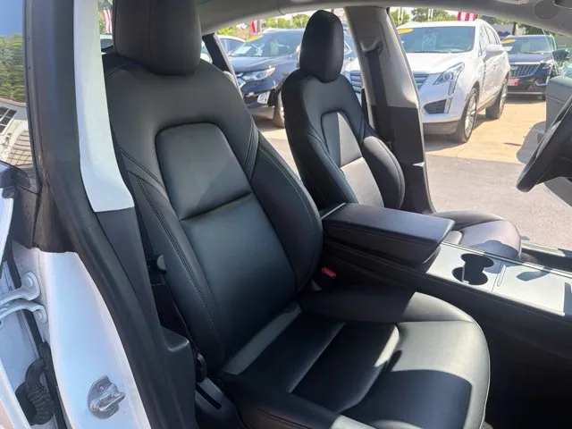 Tesla Model 3 photo 26