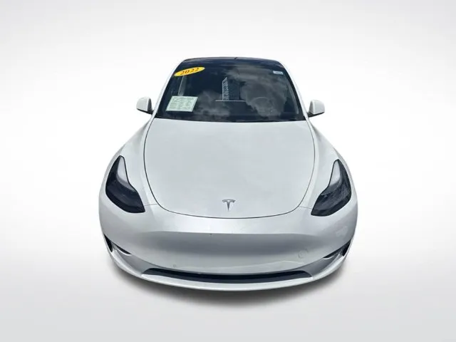 Tesla Model Y photo 8
