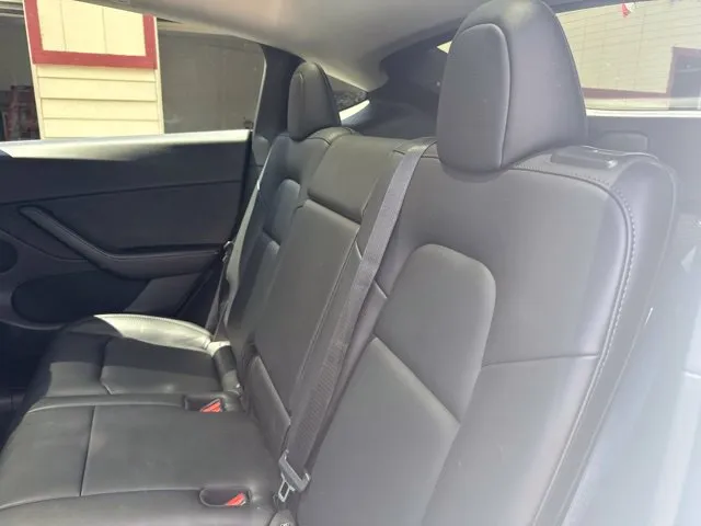 Tesla Model Y photo 12