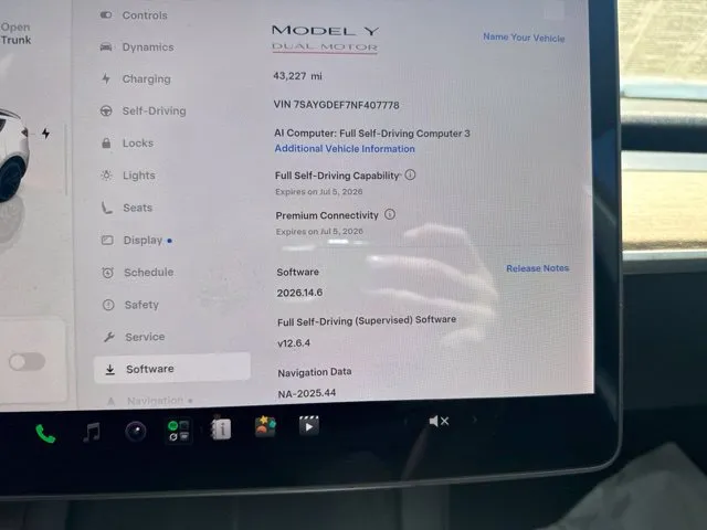 Tesla Model Y photo 29