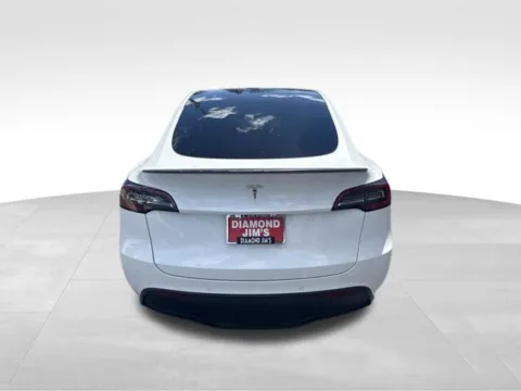 More photos of 2022 Tesla Model Y Performance at Diamond Jim's Motor Cars, WI