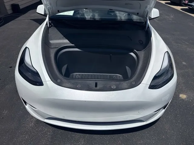 Tesla Model Y photo 22