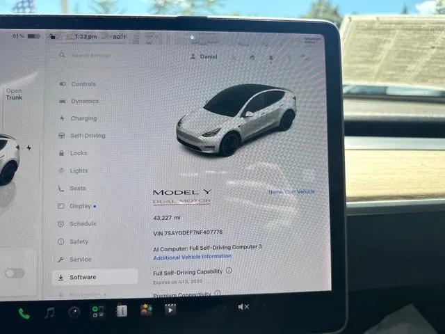 Tesla Model Y photo 28