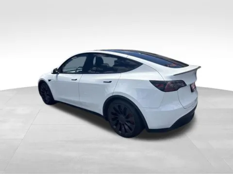More photos of 2022 Tesla Model Y Performance at Diamond Jim's Motor Cars, WI