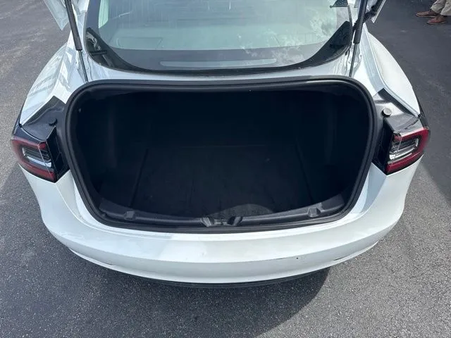 Tesla Model 3 photo 16