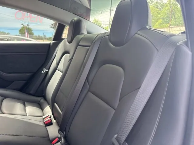 Tesla Model 3 photo 13