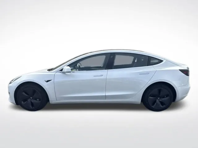 Tesla Model 3 photo 6