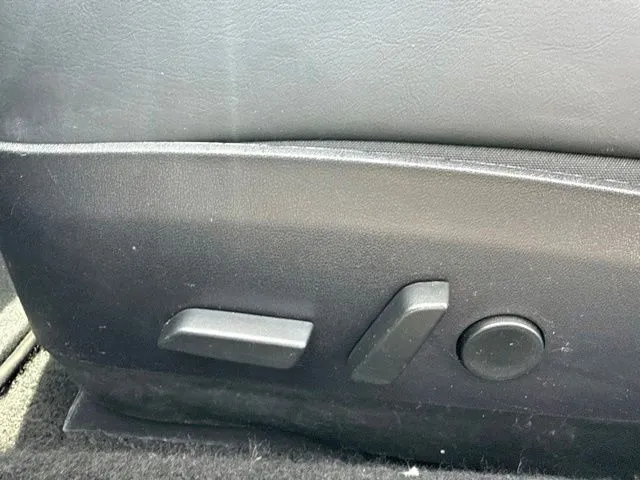 Tesla Model 3 photo 12