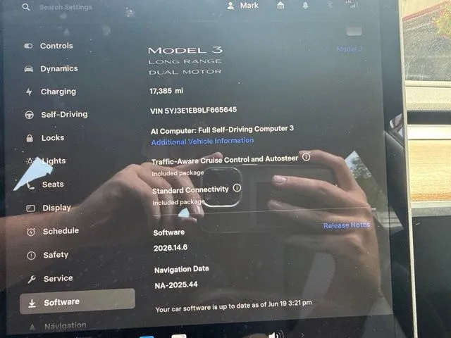 Tesla Model 3 photo 30