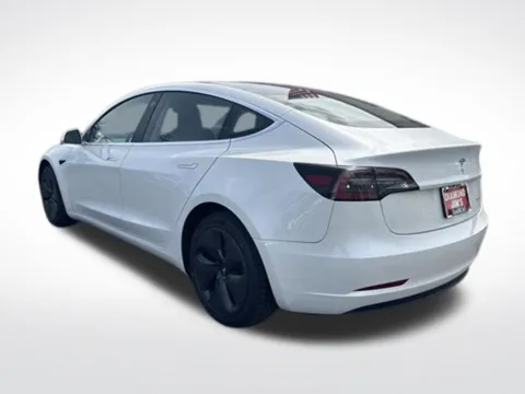 More photos of 2020 Tesla Model 3 Long Range at Diamond Jim's Motor Cars, WI