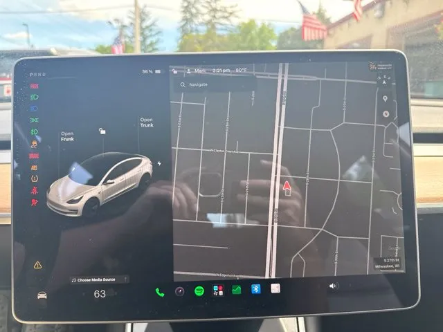 Tesla Model 3 photo 27