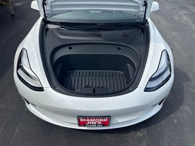 Tesla Model 3 photo 23