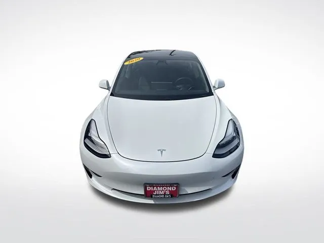 Tesla Model 3 photo 8