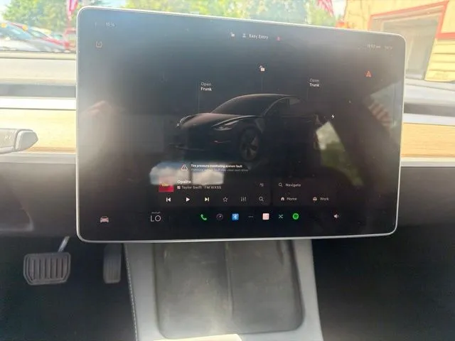Tesla Model 3 photo 15