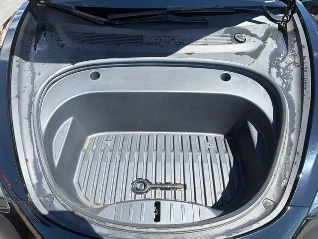 Tesla Model 3 photo 27