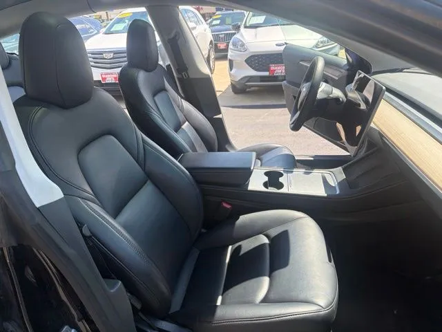 Tesla Model 3 photo 25