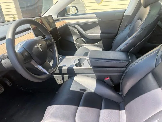 Tesla Model 3 photo 13
