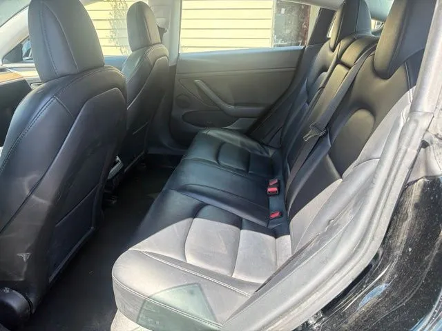 Tesla Model 3 photo 20