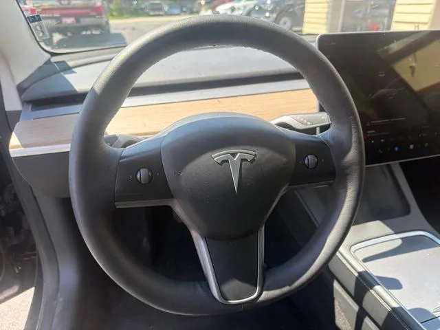 Tesla Model 3 photo 14