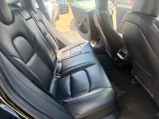 Tesla Model 3 photo 23