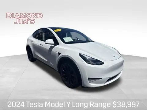 White 2024 Tesla Model Y Long Range for sale in Milwaukee, WI