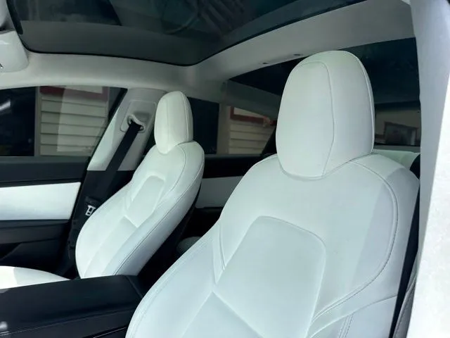 Tesla Model 3 photo 13
