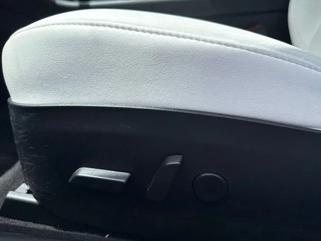 Tesla Model 3 photo 15
