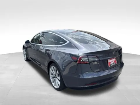 More photos of 2018 Tesla Model 3 Mid Range at Diamond Jim's Motor Cars, WI
