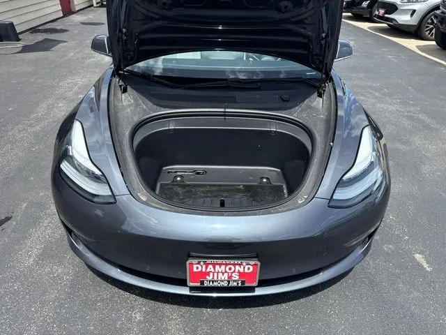 Tesla Model 3 photo 26