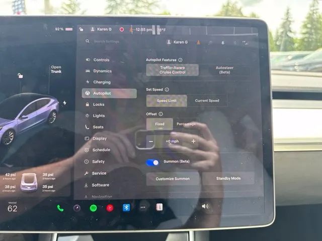 Tesla Model 3 photo 32