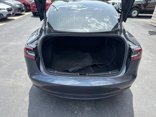 Tesla Model 3 photo 19