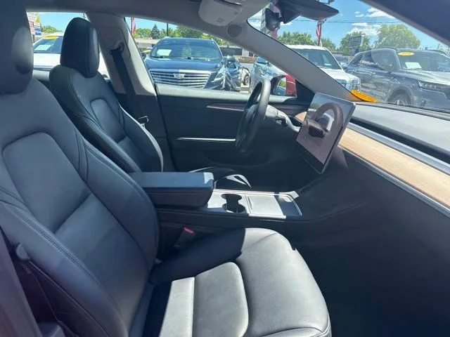 Tesla Model 3 photo 21