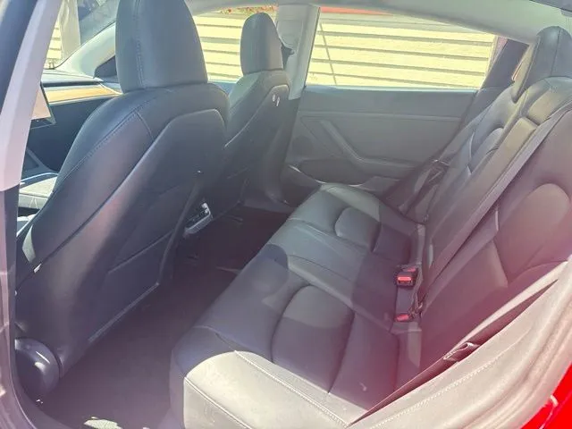 Tesla Model 3 photo 14