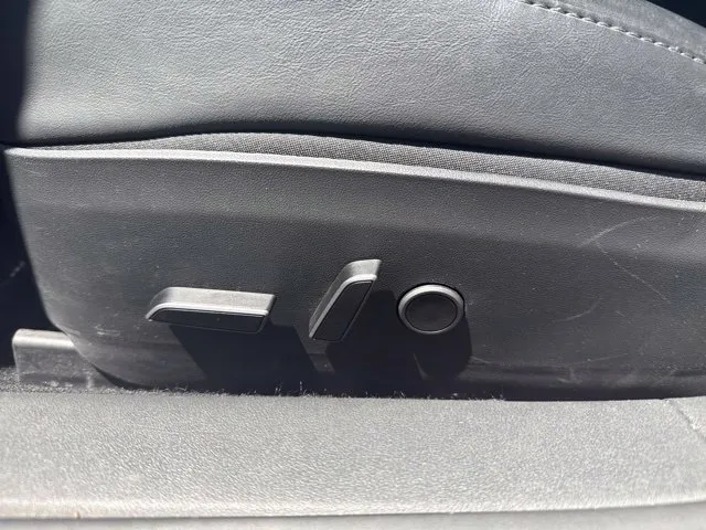 Tesla Model 3 photo 12