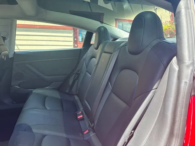 Tesla Model 3 photo 13