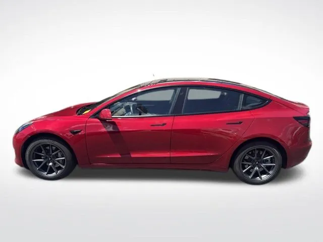 Tesla Model 3 photo 6