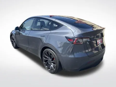 More photos of 2021 Tesla Model Y Performance at Diamond Jim's Motor Cars, WI