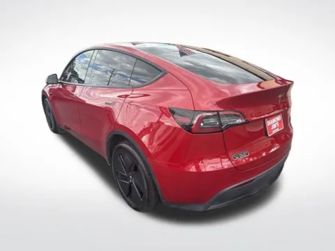 More photos of 2023 Tesla Model Y Long Range at Diamond Jim's Motor Cars, WI