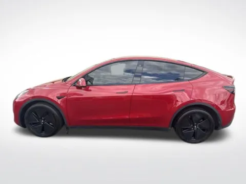 More photos of 2023 Tesla Model Y Long Range at Diamond Jim's Motor Cars, WI