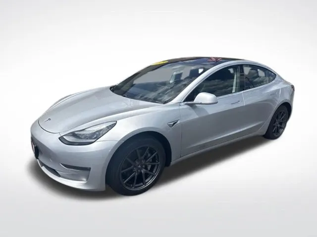 Tesla Model 3 photo 7