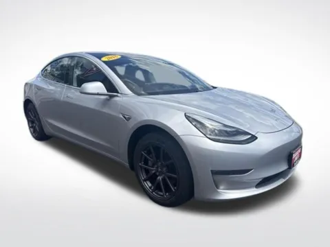 Silver 2018 Tesla Model 3 Long Range for sale in Milwaukee, WI