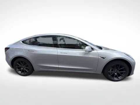 Photos of 2018 Tesla Model 3 Long Range for sale in Milwaukee, WI at Diamond Jim's Motor Cars