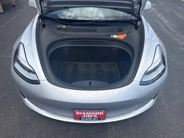 Tesla Model 3 photo 23