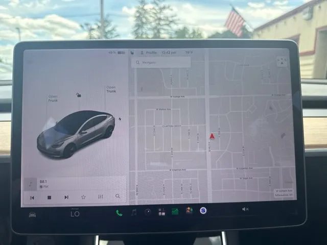Tesla Model 3 photo 27