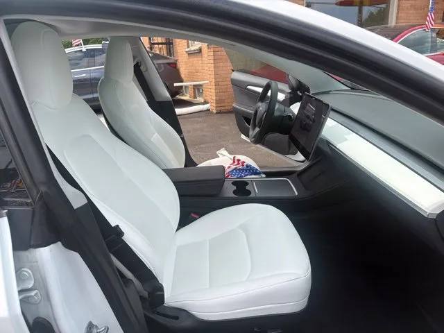 Tesla Model 3 photo 24